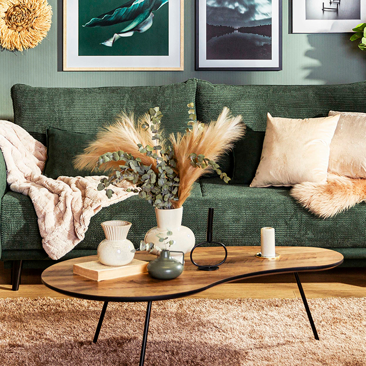 Jakie poduszki pasują do zielonej kanapy? Kolorystyczne inspiracje na każdą porę roku