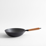 Wok żeliwny czarny FERRO 30 cm