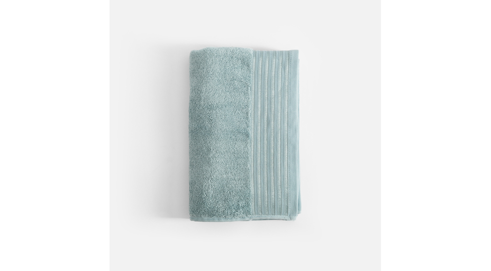 Błękitny ręcznik z bordiurą