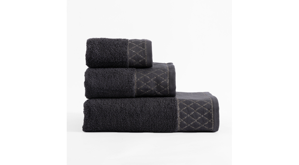 Ręczniki o ciemnym, stalowym kolorze