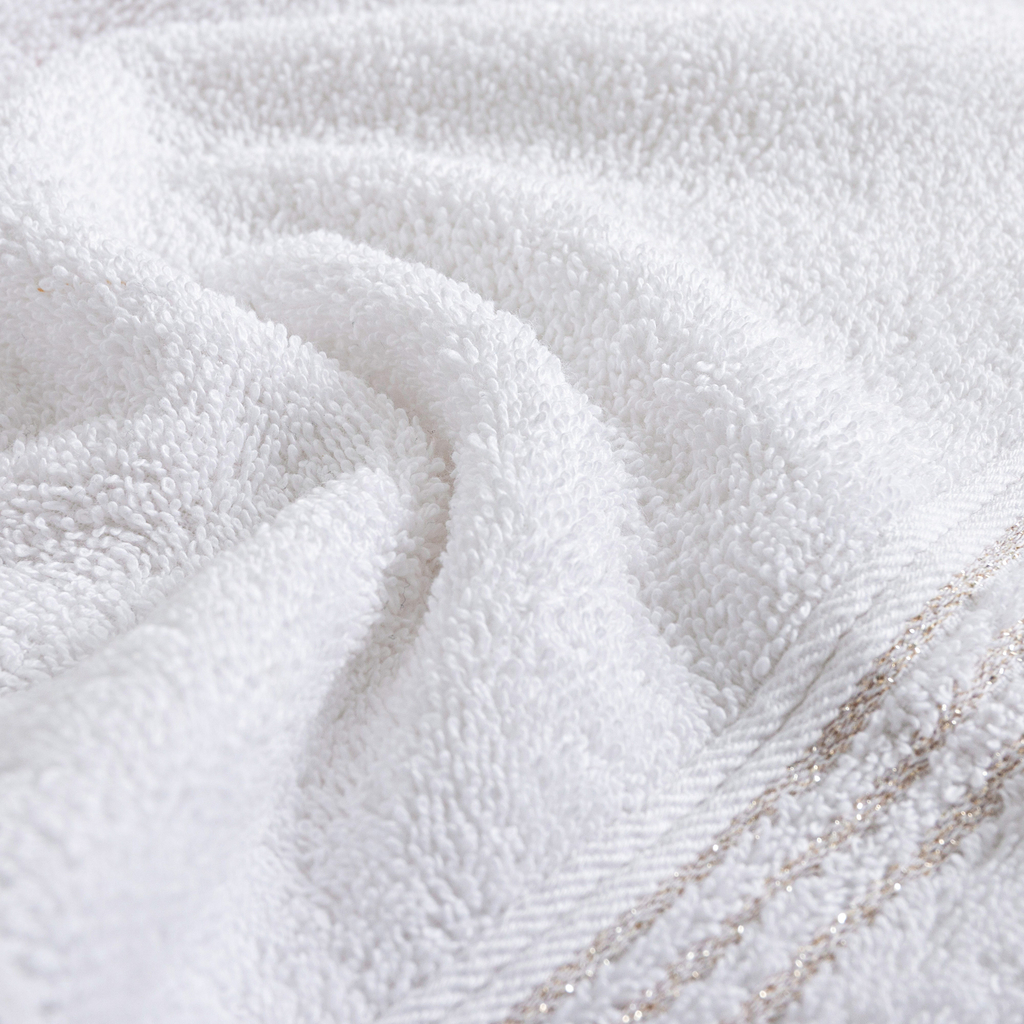 Mały biały ręcznik z bawełny