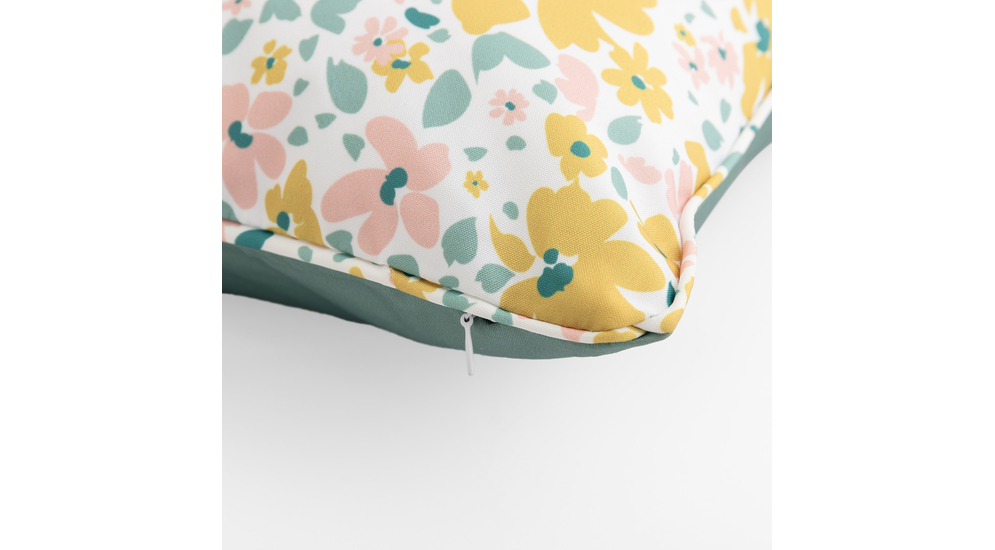 Kwadratowa poduszka w kolorowe kwiaty