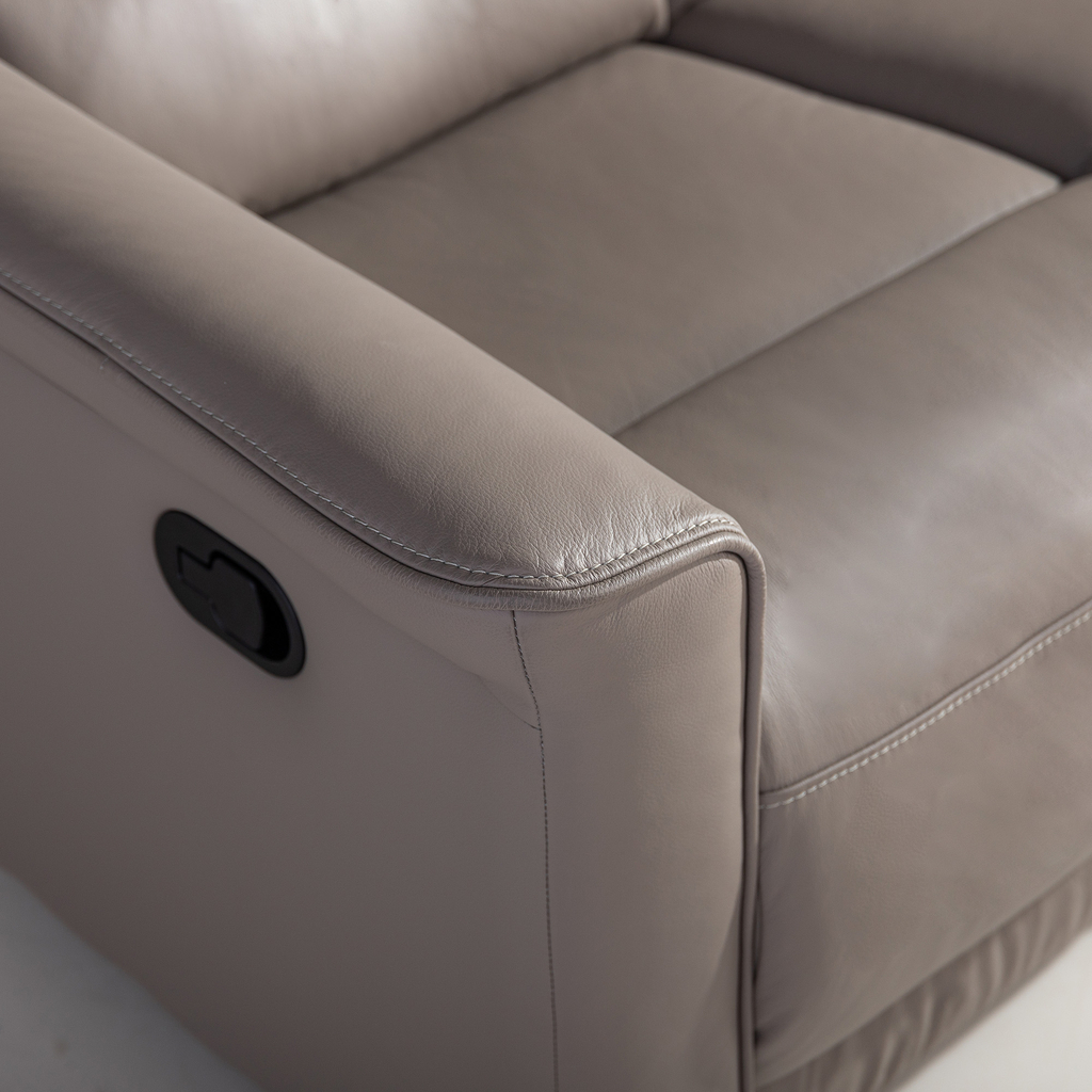Sofa skórzana ALASSIO z manualną funkcją relaksu.