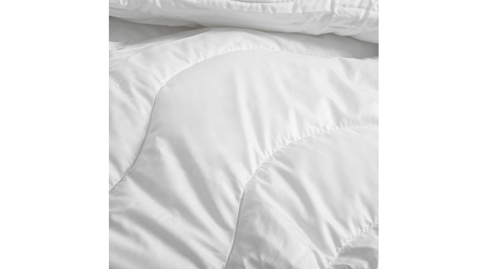 Biała letnia kołdra na pojedyncze łóżko