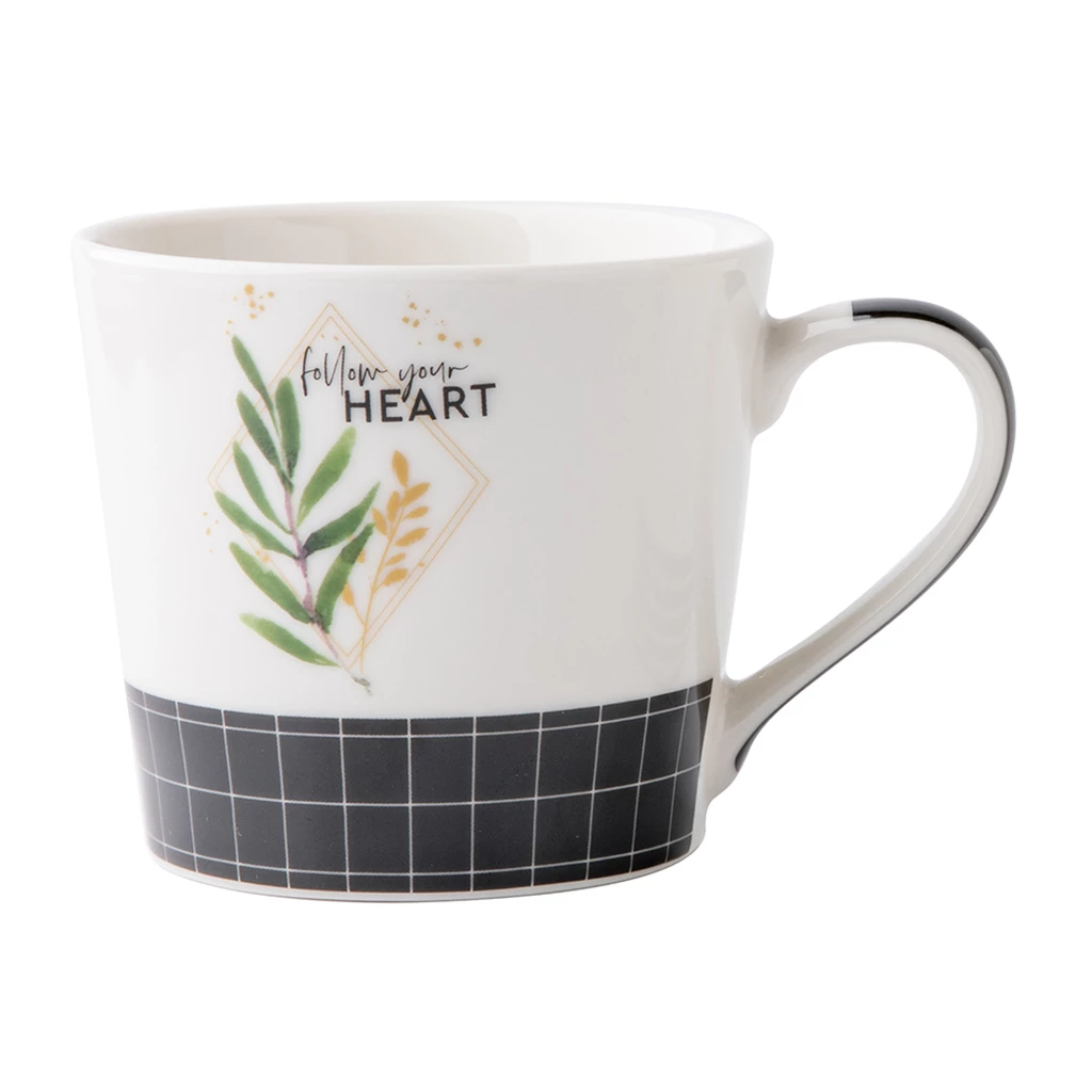 Kubek porcelanowy biały z napisem follow your heart 380 ml