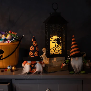 Figurka dekoracyjna halloween SKRZAT CHŁOPIEC 20 cm