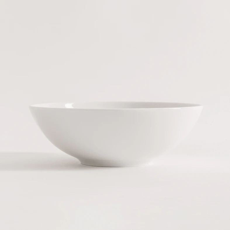 Salaterka porcelanowa biała 21 cm 