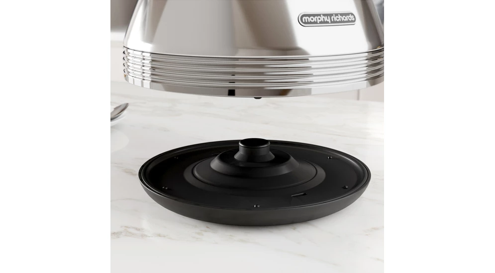 Czajnik MORPHY RICHARDS chrom.